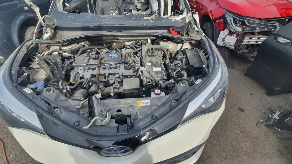 Toyota  c-hr 2.0 hybrid