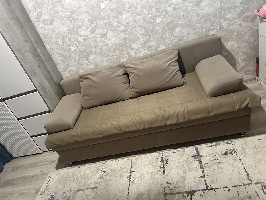 Продам диван , кровать