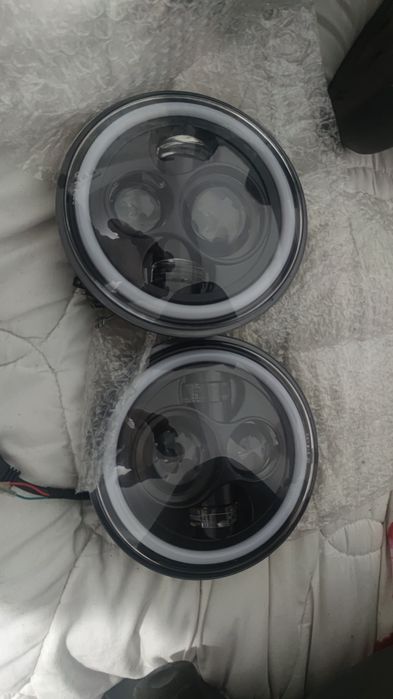 Vând Faruri Led de tip Angel Eyes