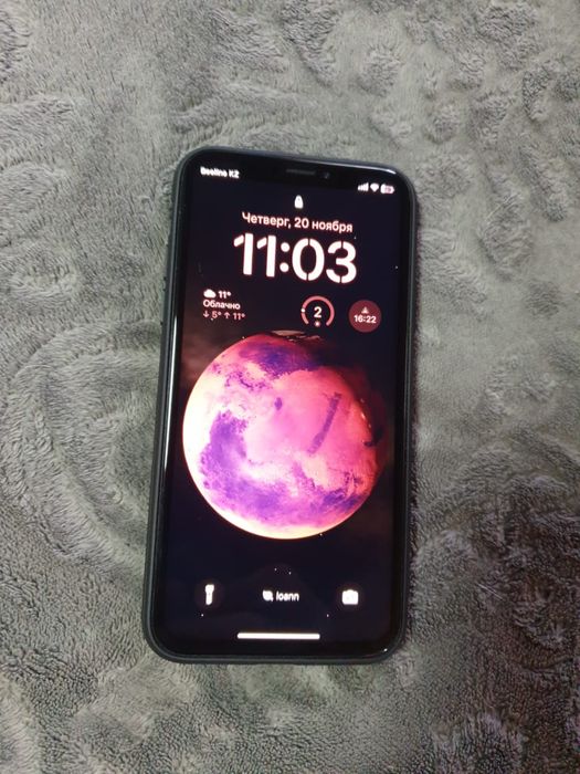 Продам Айфон xc 64 гб