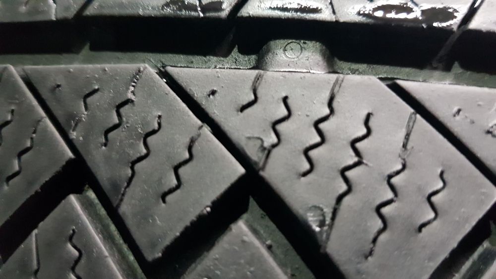 Anvelope 2x235 65 17 continental iarna dot 19 mm 5