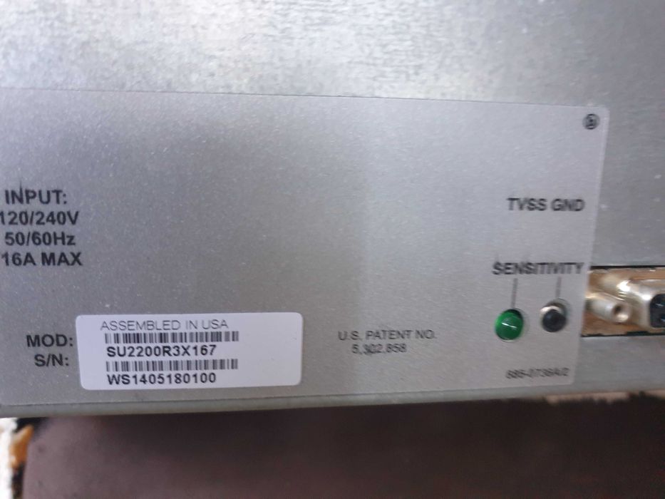 2 X APC Smart-UPS 2200VA SU2200