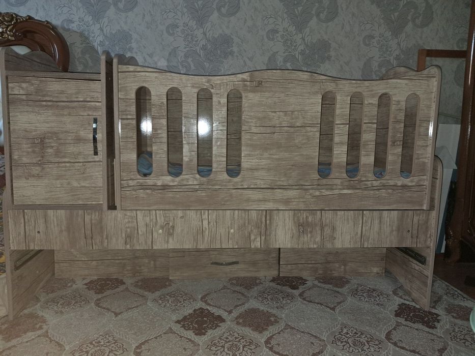 Детская кровать б/у
