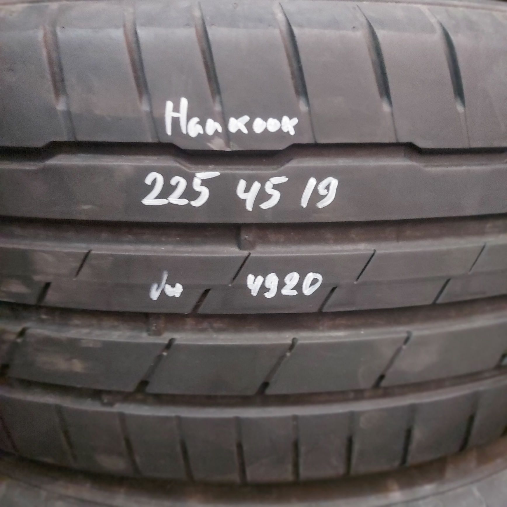 225/45/19"Hankook 4бр.гуми топ състояние