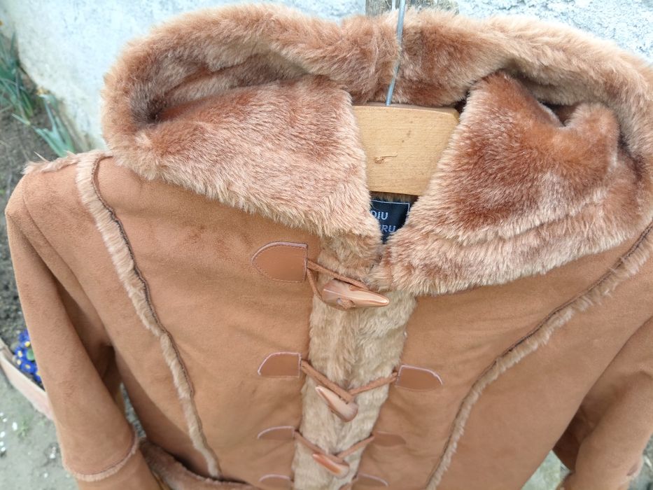 Hainuța groasă cu blanită și gluga