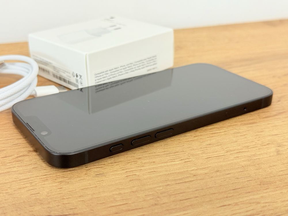 iPhone 16e 26 зареждания!!!