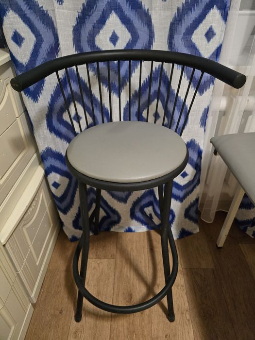 Продам макияжный стул