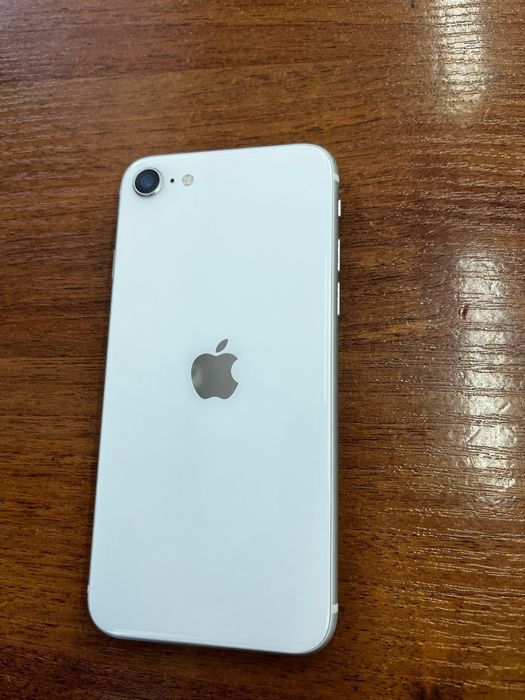 Айфон се 2020 обмен