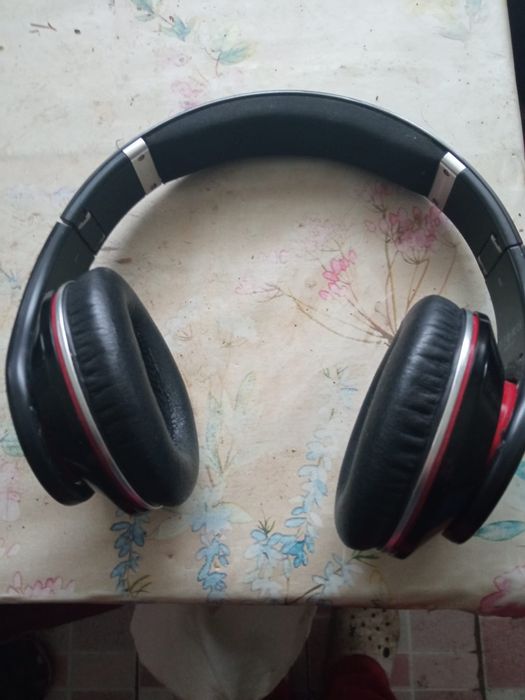 Casti Beats  studio