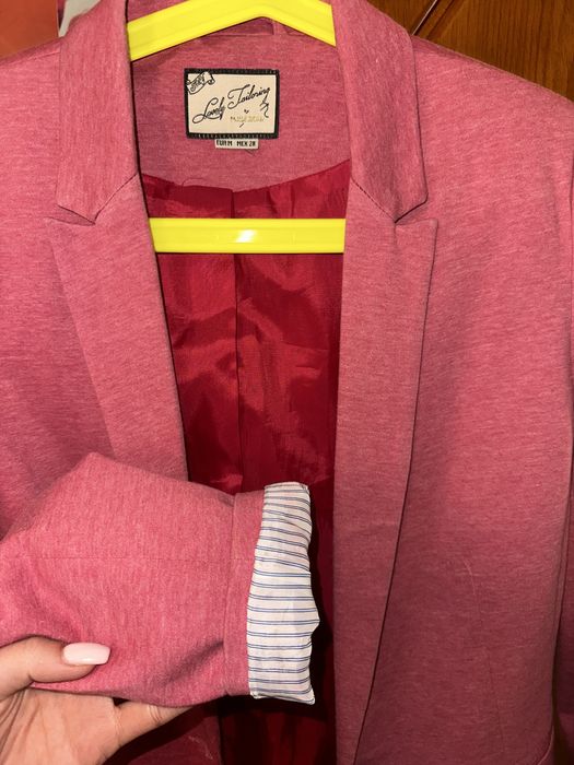 Стилно розово сако