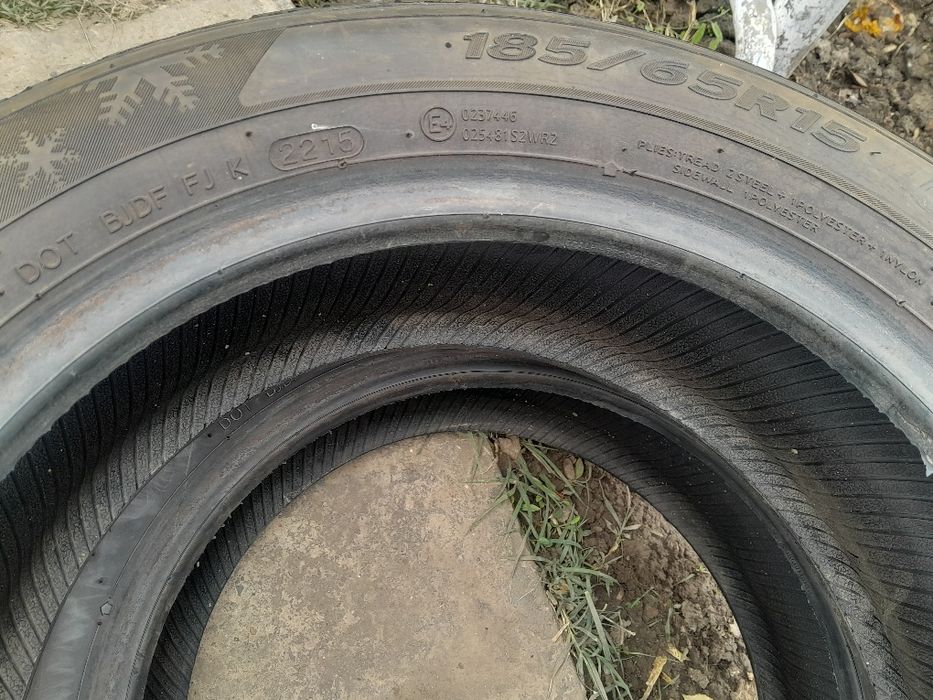 Vând 2 Anvelope M+S  185/65 R 15