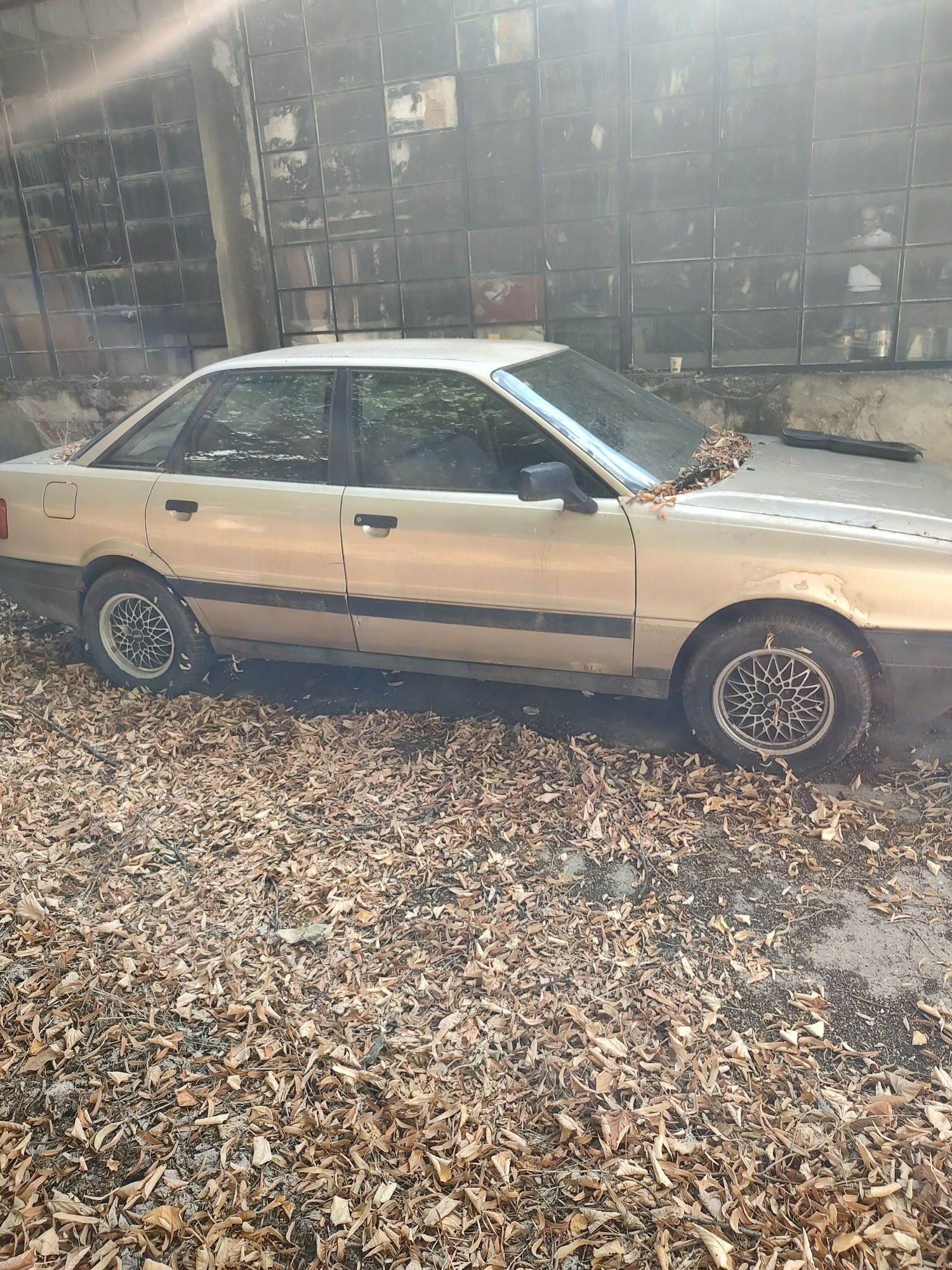 Продавам на части Audi 80 АУДИ 80