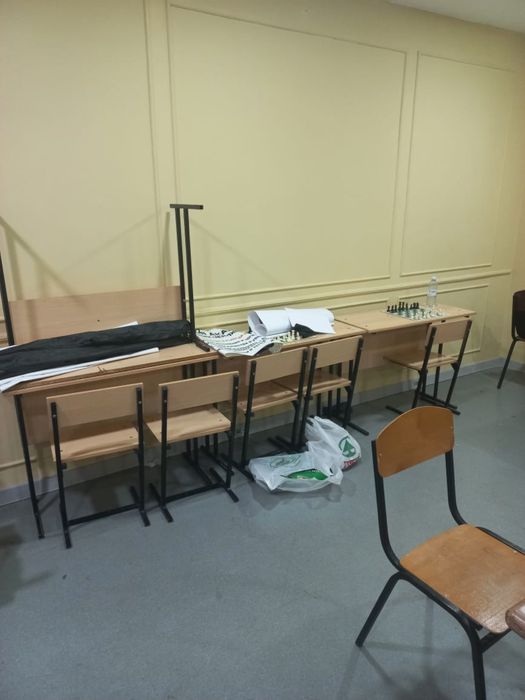 Продам школьные парты срочно