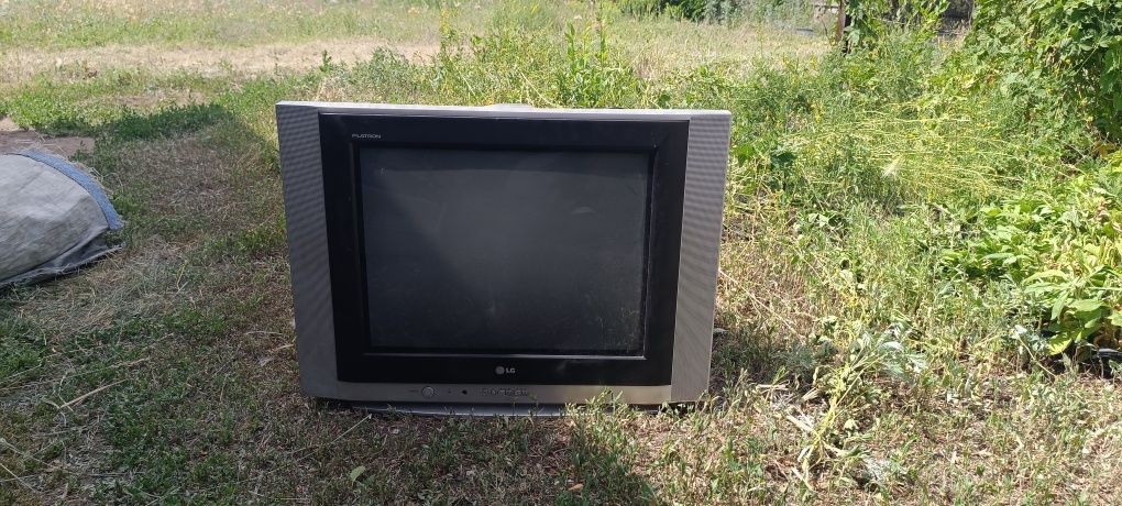 Продам два телевизора