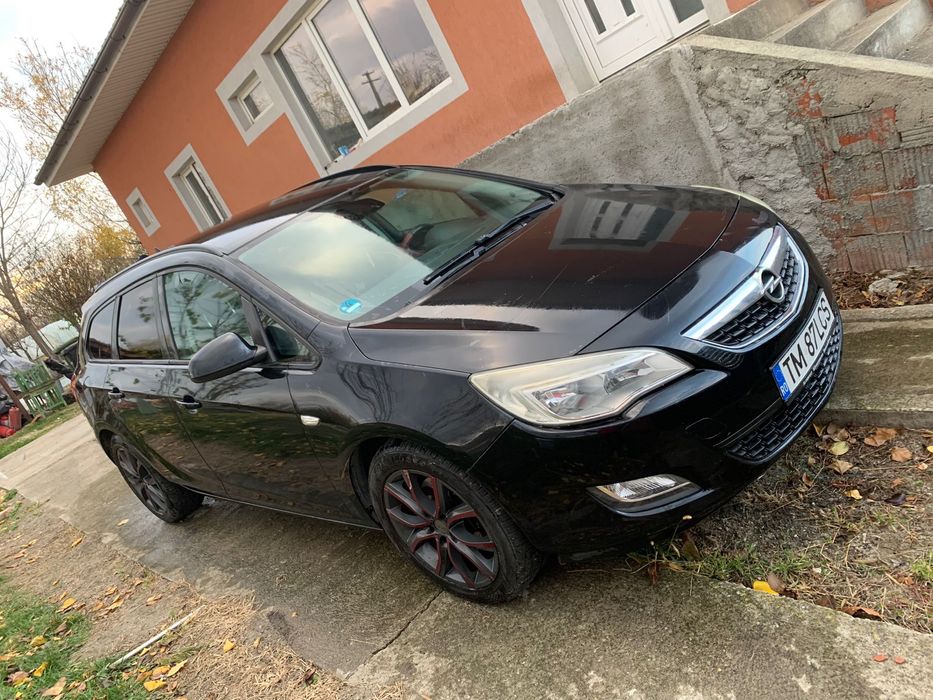 Opel Astra J Combi 2012