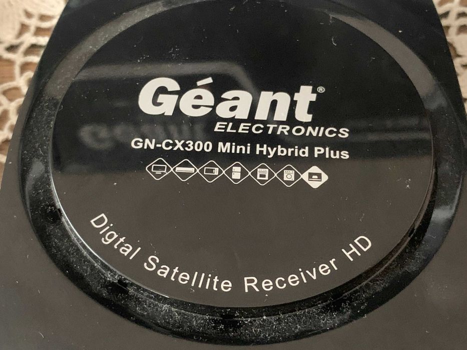 Сателитен приемник Geant -CX300 Mini Hybrid Plus