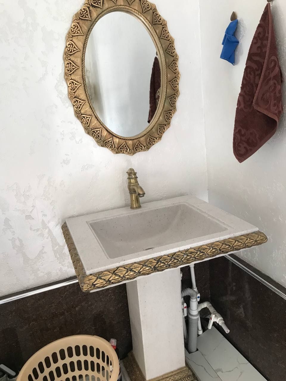 Rakvina oyna sotiladi