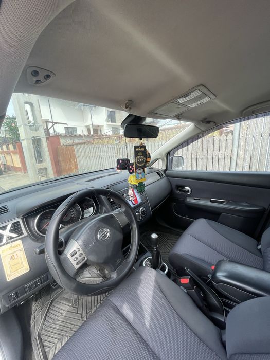 Vând Nissan Tiida