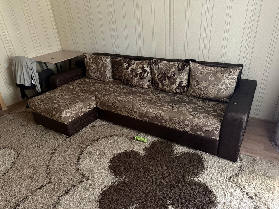 Диван мягкий угловой