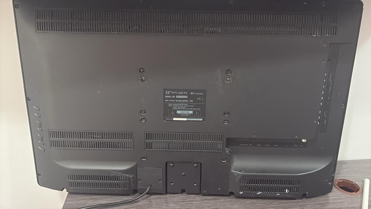Как новый,тонкий Smart TV, Wi-Fi, YouTube есть. Читайте