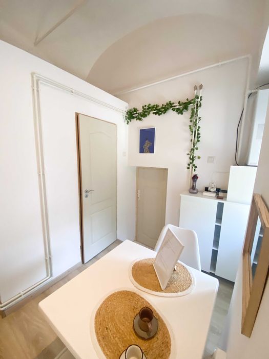 Regim hotelier ultracentral plata card vacanta