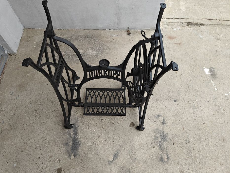 Крака от шевна машина