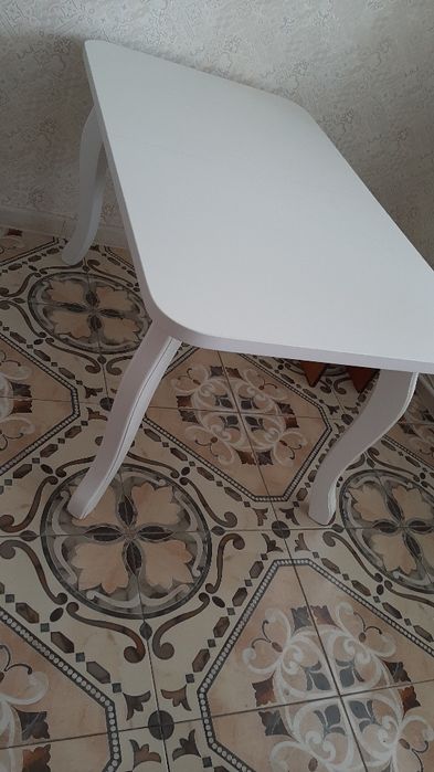 Столы для гостиной