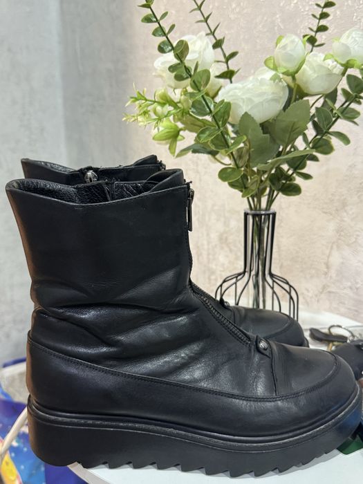 Продам сапоги кожа 5000тыс размер 39