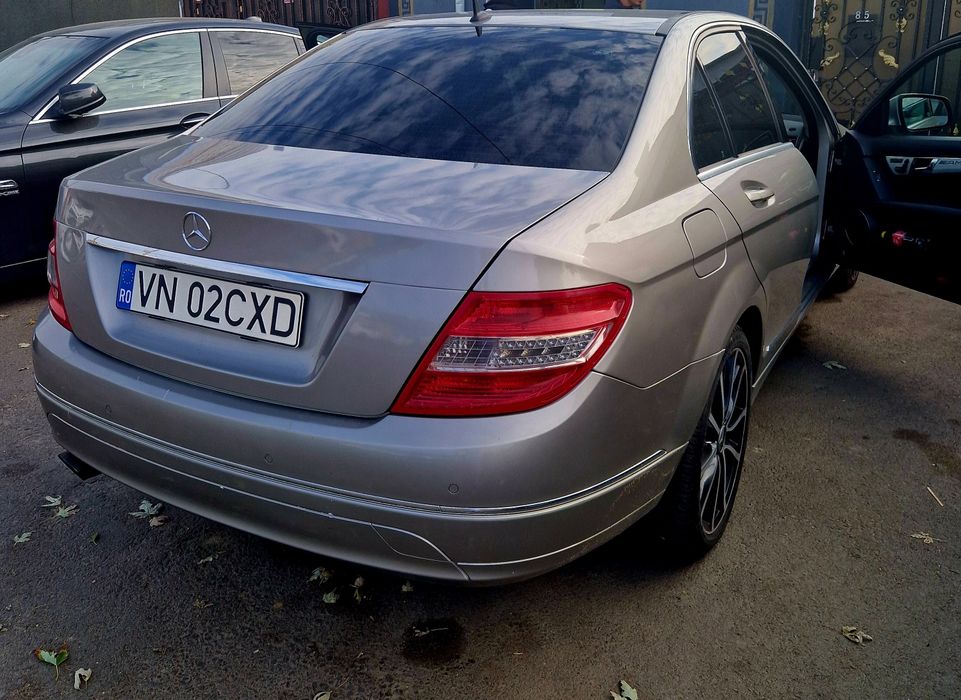 Vând Mercedes  - Benz c220! 4800 negociabil