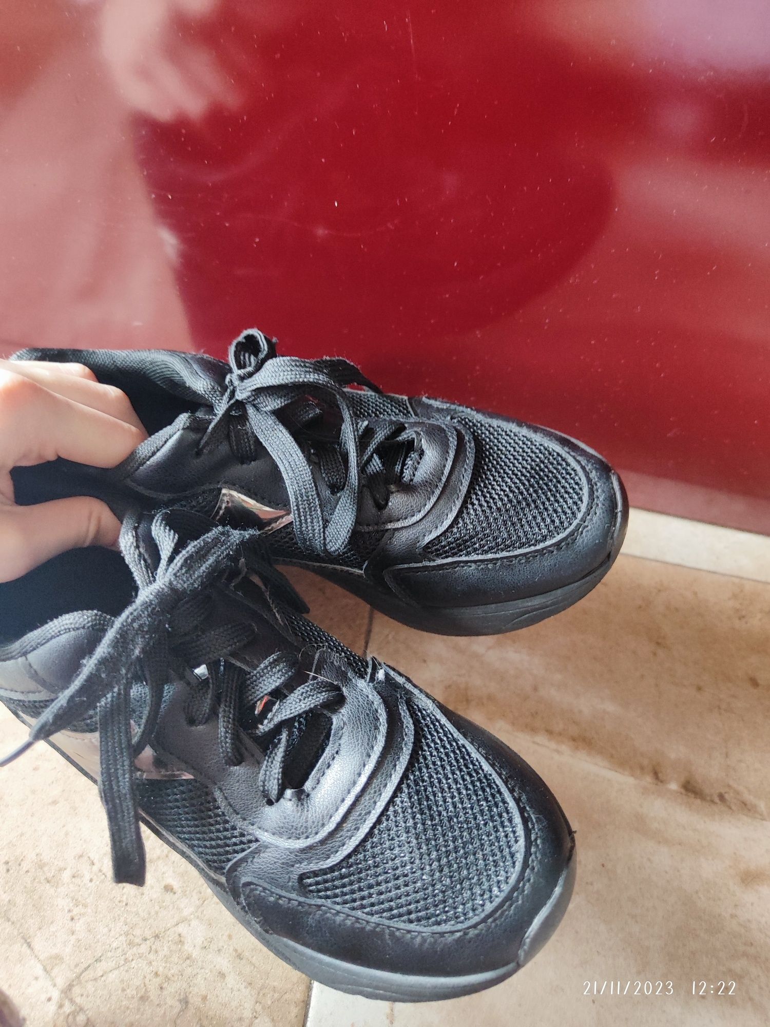 Черни обувки на платформа
