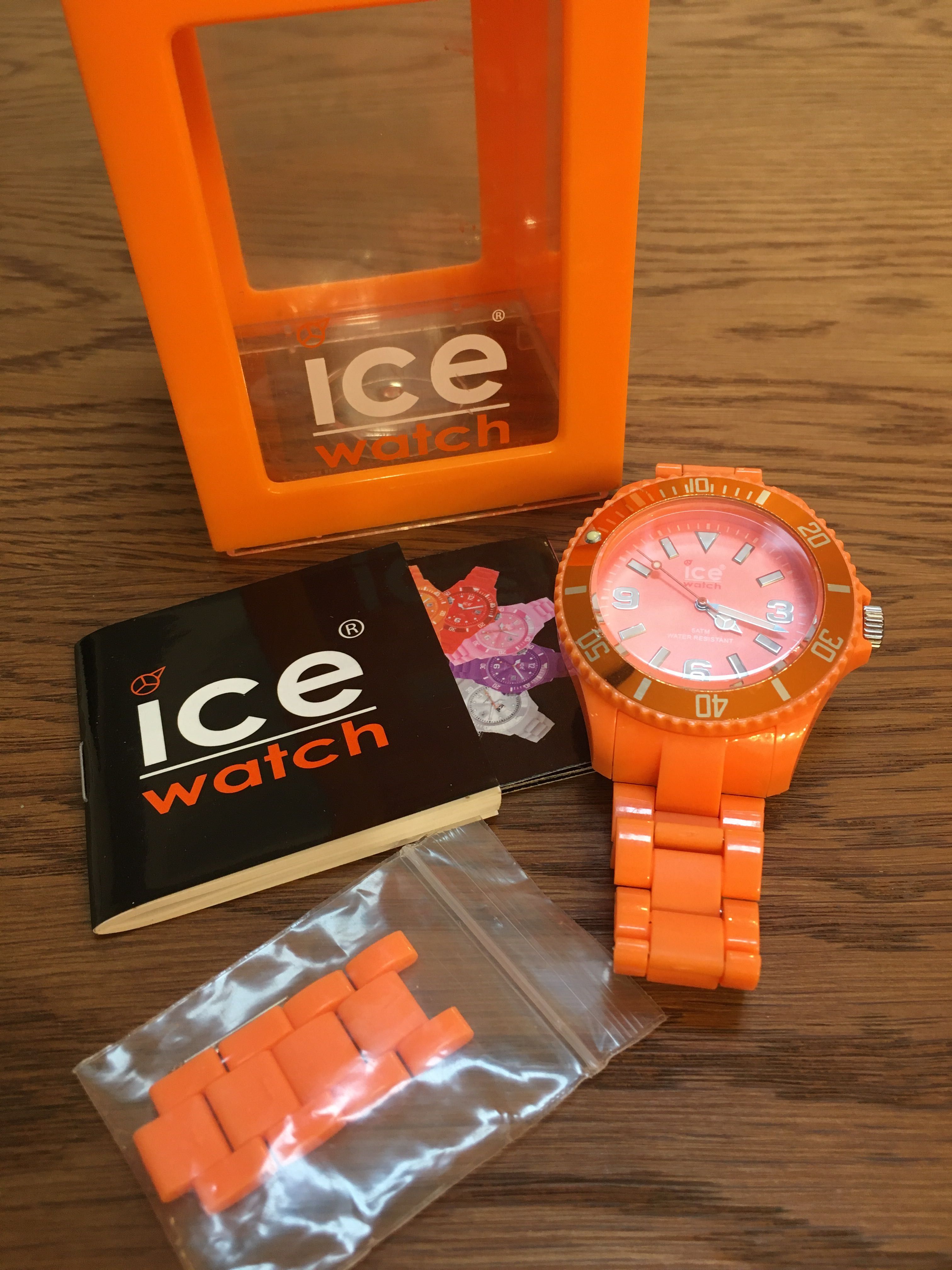 Часовник Ice Watch