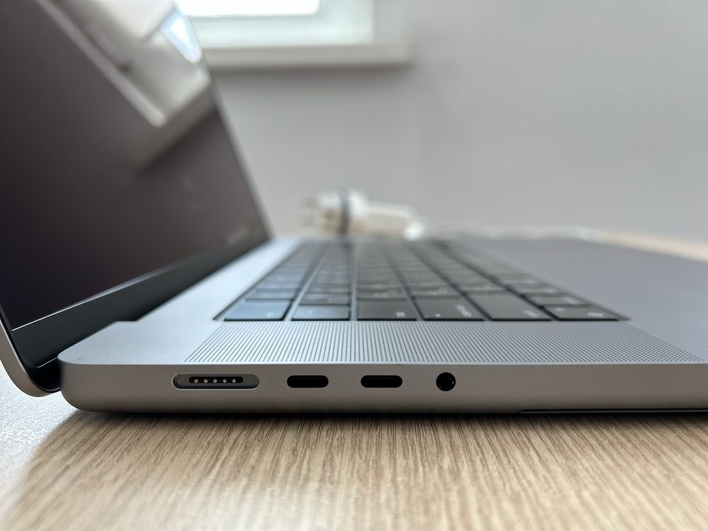 MacBook Pro 16/ Apple M1 Pro 2021