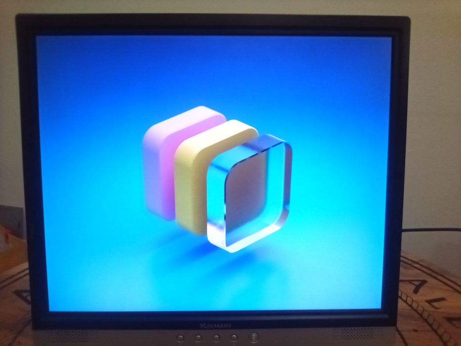 4:3 VGA monitor (1280x1024) YÜsmart N-Vision 17" (vanzare sau schimb)