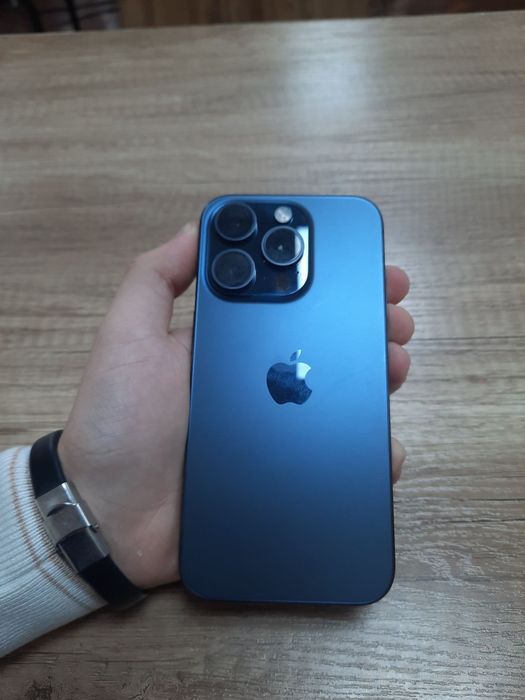 IPhone 15 Pro Blue titanium