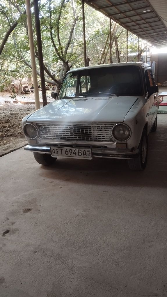 Vaz 2101 sotiladi