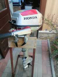 Motor de Barca Honda 4T 5CP Foarte Intretinut ca NOU Accesorii Rezerva