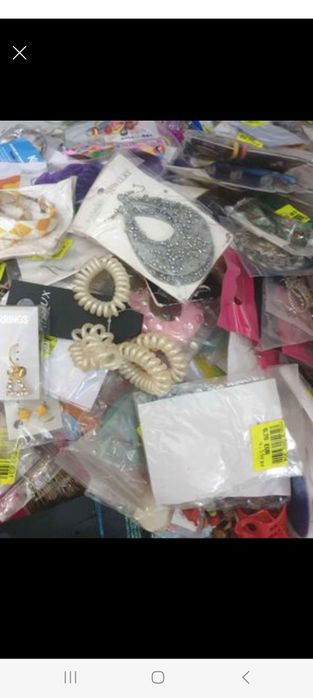 Gablonturi. Noi. 330 pungute pentru 330 lei