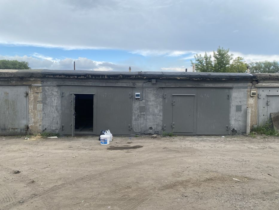 Продам гараж , бокс на 2 машины по Циолковского на против Смолла