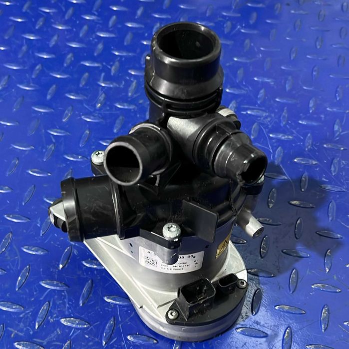 Pompa de apa Mercedes Benz GLE W167 A2562000500