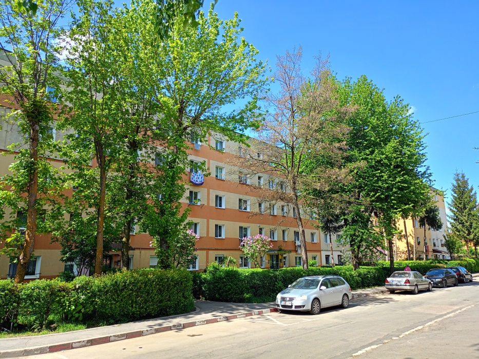 Vând apartament cu doua camere in Electroprecizia Săcele