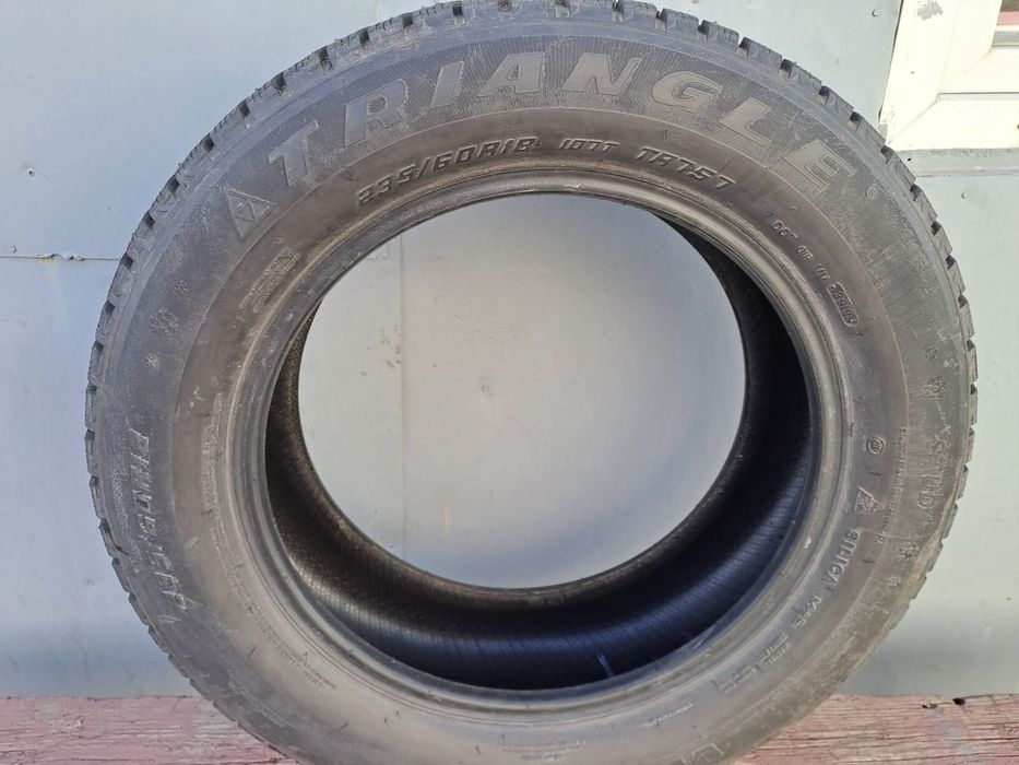 Продам комплект зимних шин Triangle