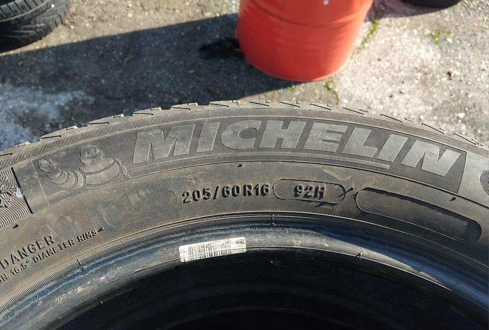 Гуми 205 60 16 Мишелин Michelin 4 броя. Нов внос. Не са нови!