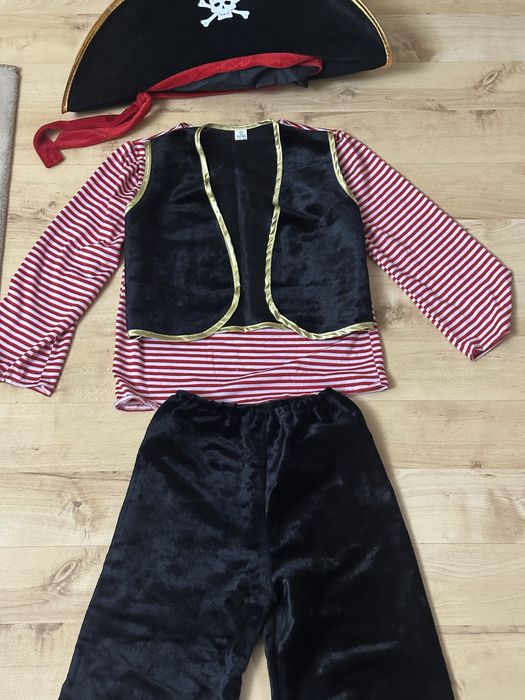 Новогодние костюм пирата