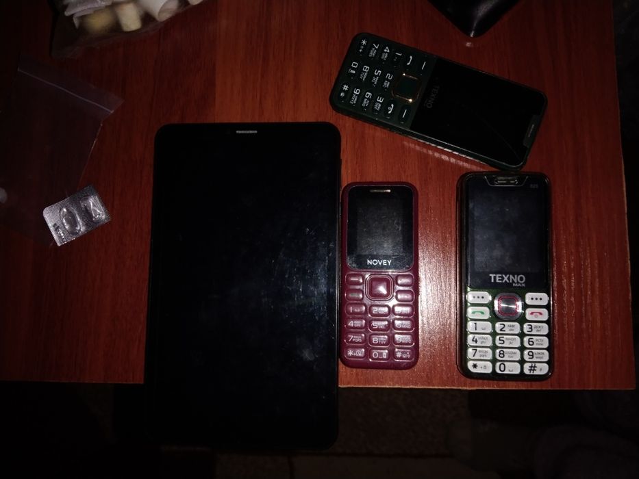 Телефоны и планшет б/у