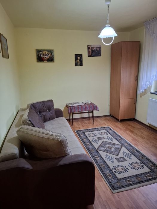 Apartament cu 2 camere decomandat!