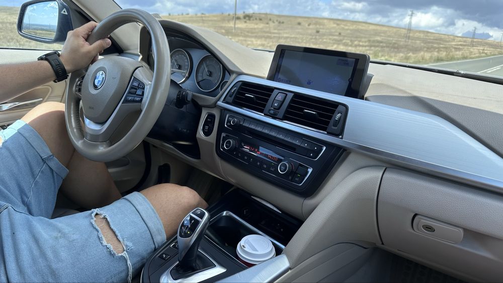 BMW 330 BMW F31 Modern Sport 258hp