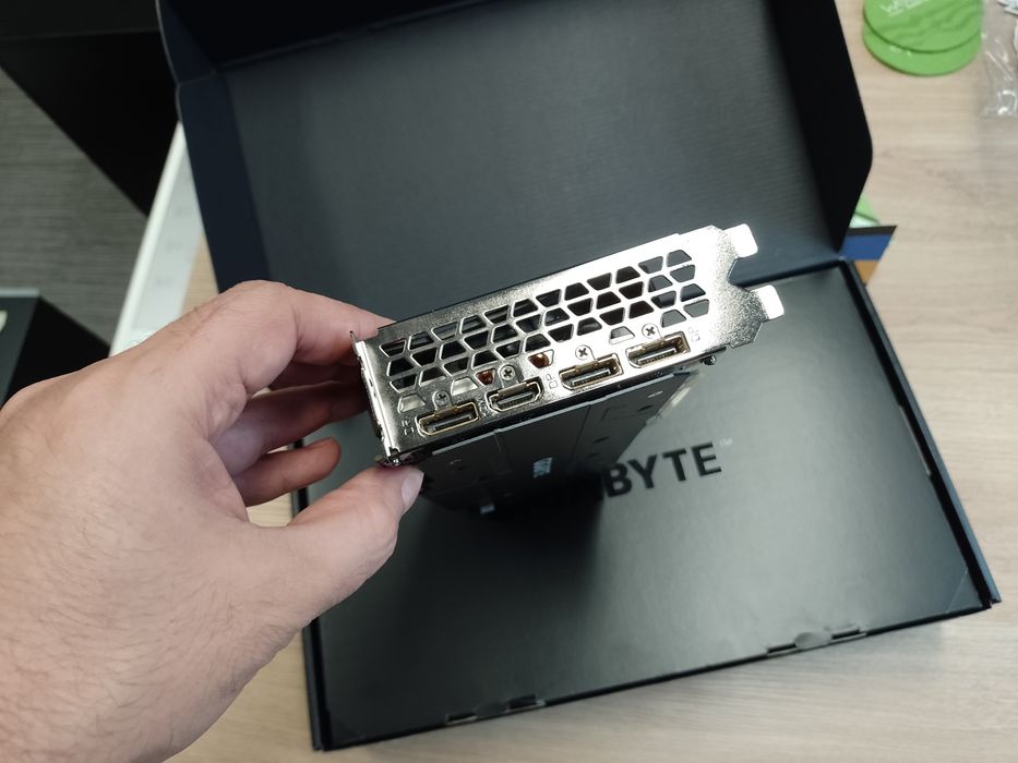 Видеокарта Gigabyte RTX2060 super 8GB