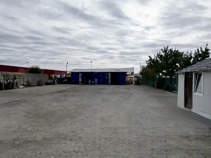 Inchiriez spatiu cu hala, birou si cantar electronic 10 tone