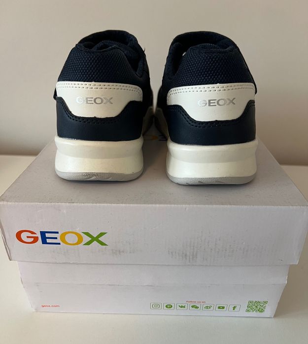Geox Сникърси J Perth