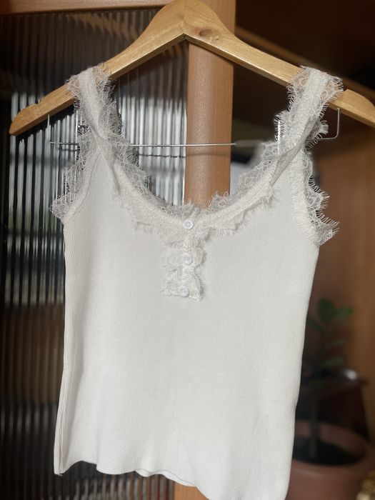 Продам топы белые в отличном состоянии